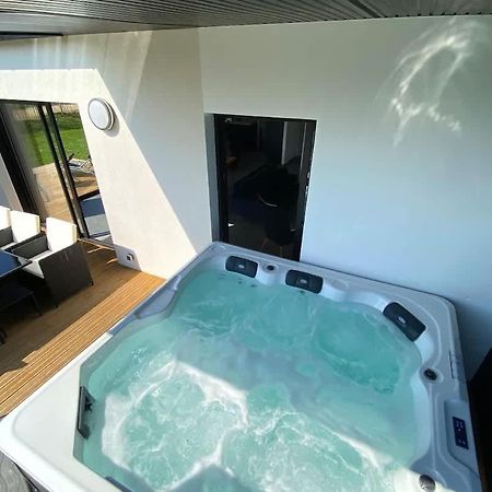 Carantec 4 Stars Villa With Jacuzzi And Garden For 8 Persons ภายนอก รูปภาพ