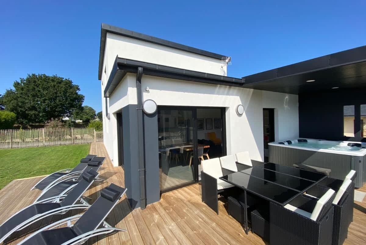 Carantec 4 Stars Villa With Jacuzzi And Garden For 8 Persons ภายนอก รูปภาพ